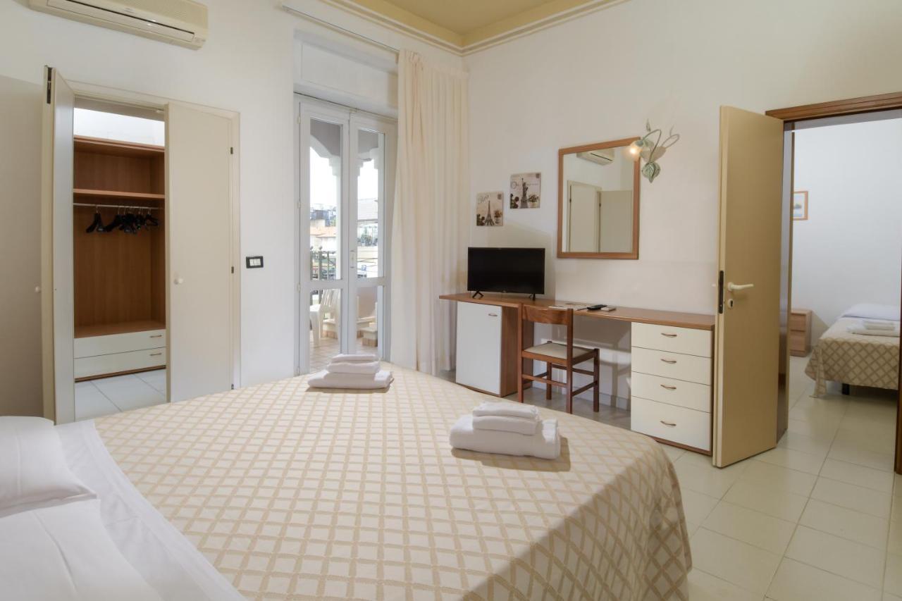 Hotel Continental Cattolica Exteriér fotografie