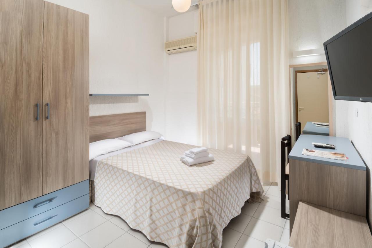Hotel Continental Cattolica Exteriér fotografie