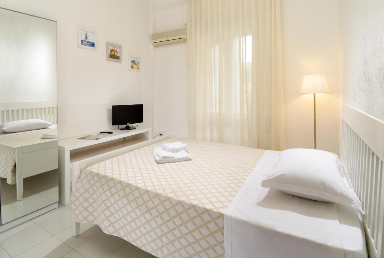 Hotel Continental Cattolica Exteriér fotografie