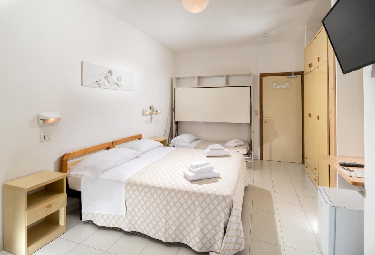Hotel Continental Cattolica Exteriér fotografie