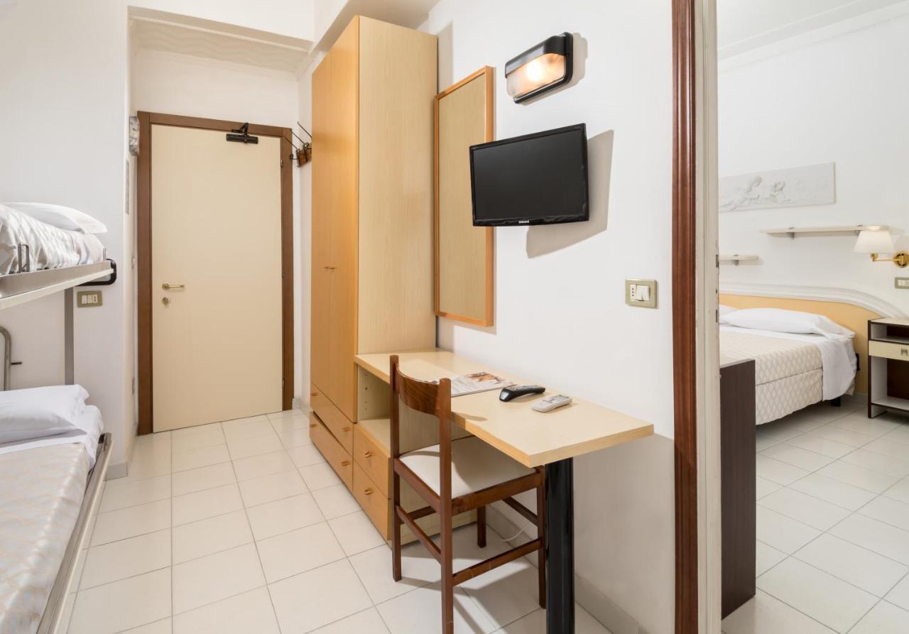 Hotel Continental Cattolica Exteriér fotografie