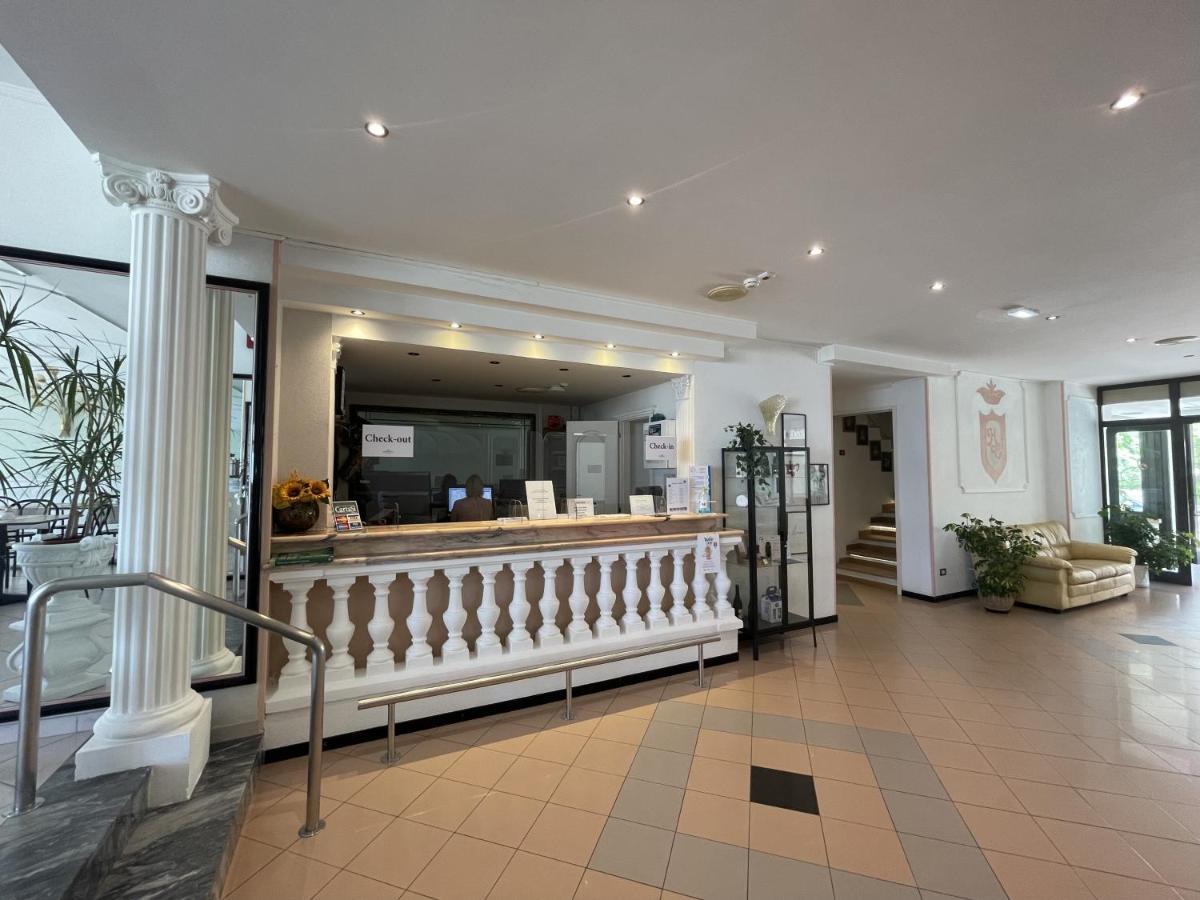 Hotel Continental Cattolica Exteriér fotografie