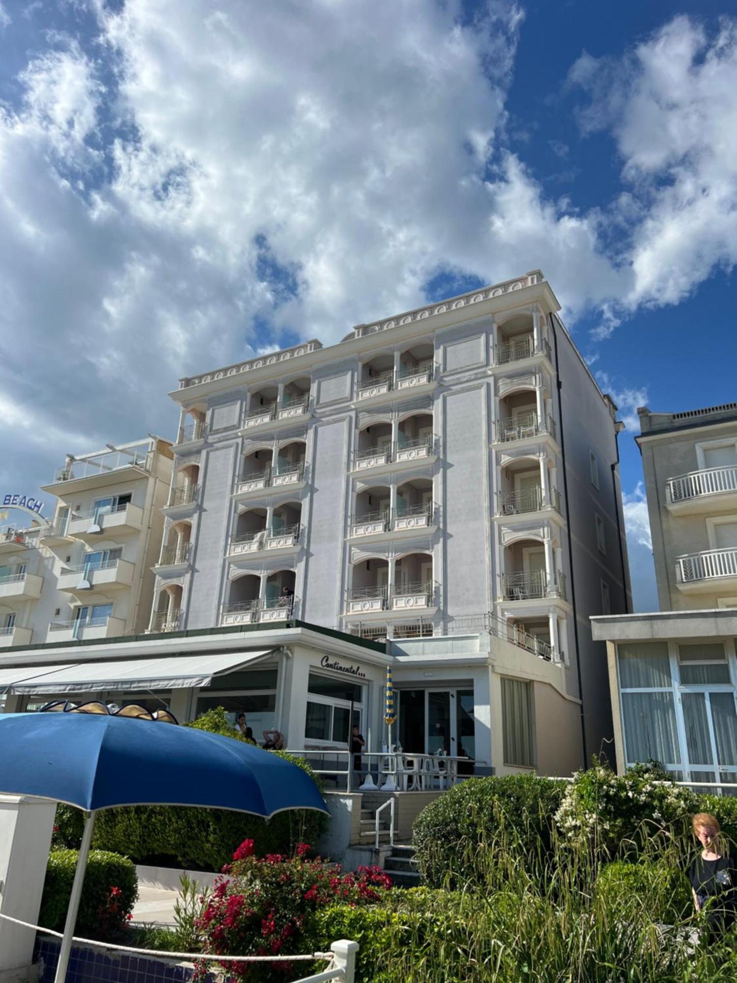 Hotel Continental Cattolica Exteriér fotografie