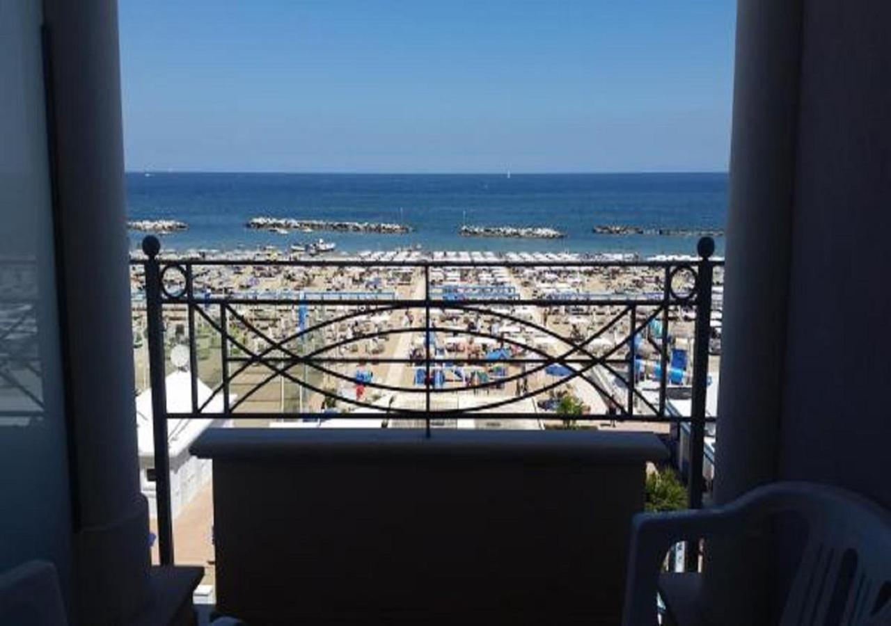 Hotel Continental Cattolica Exteriér fotografie