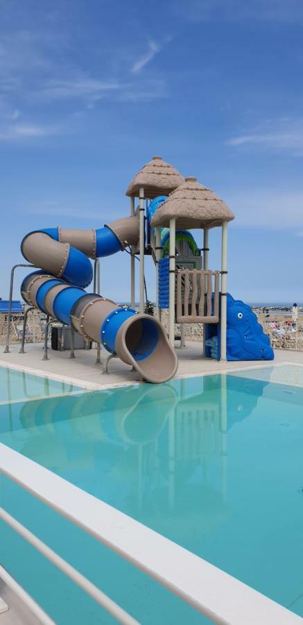 Hotel Continental Cattolica Exteriér fotografie